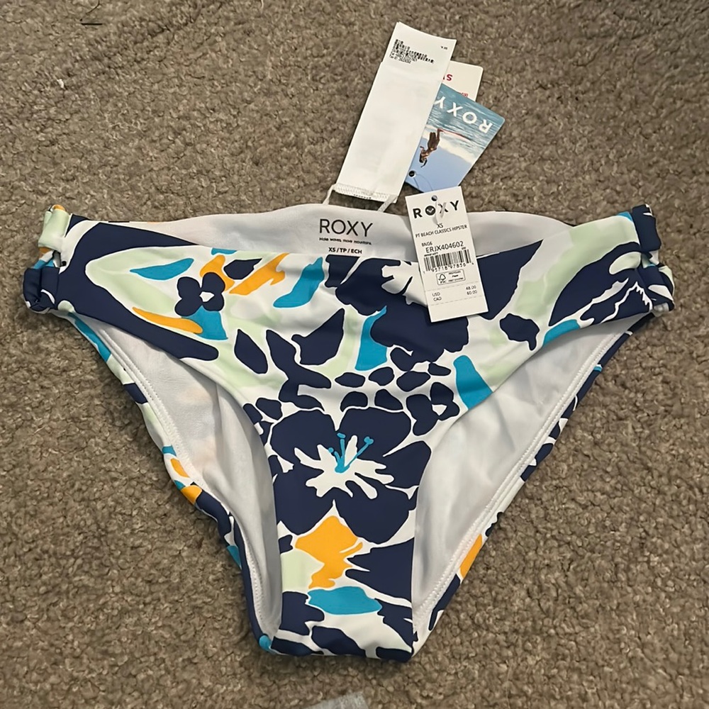 Adorable Roxy swim bottom size xs